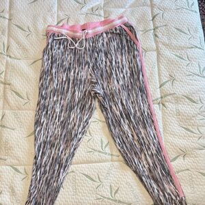 Simply Vera Vera Wang Heathered Black Joggers with Pink Trim